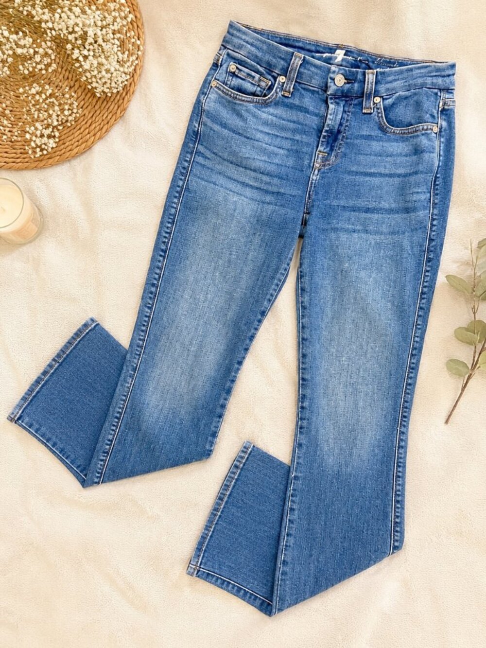 7 For All Mankind Kimmie Crop Jeans Size 26 Medium Wash Straight Leg Denim